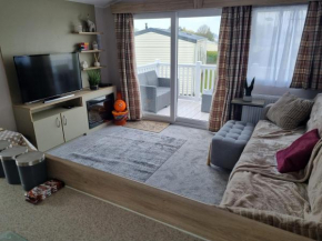 Model Retreats Caravan